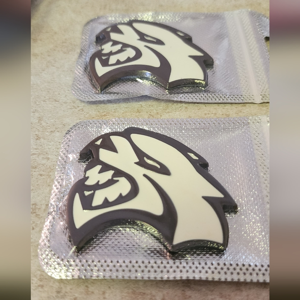 Set of 2 hellcat metal emblem badges.  Other colors available see my listings